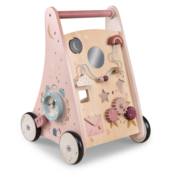 Attività di camminata dopo la pioggia di Moulin Roty